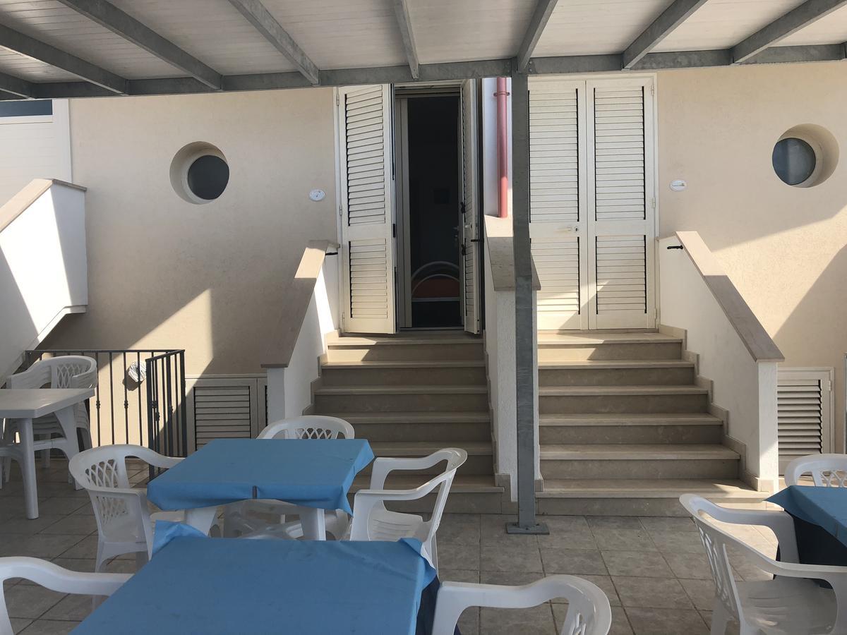 B&B Tramonti Del Sud เลชเช ภายนอก รูปภาพ